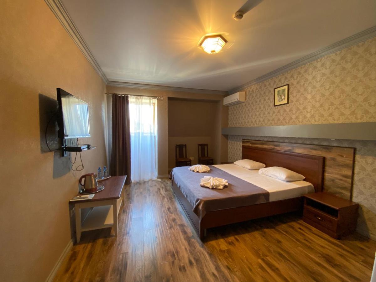 סוקהום Spa Hotel Karakas מראה חיצוני תמונה
