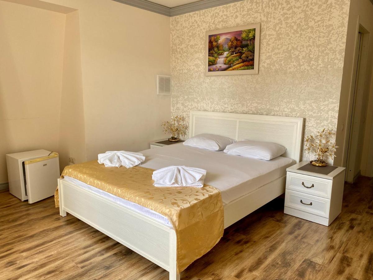 סוקהום Spa Hotel Karakas מראה חיצוני תמונה