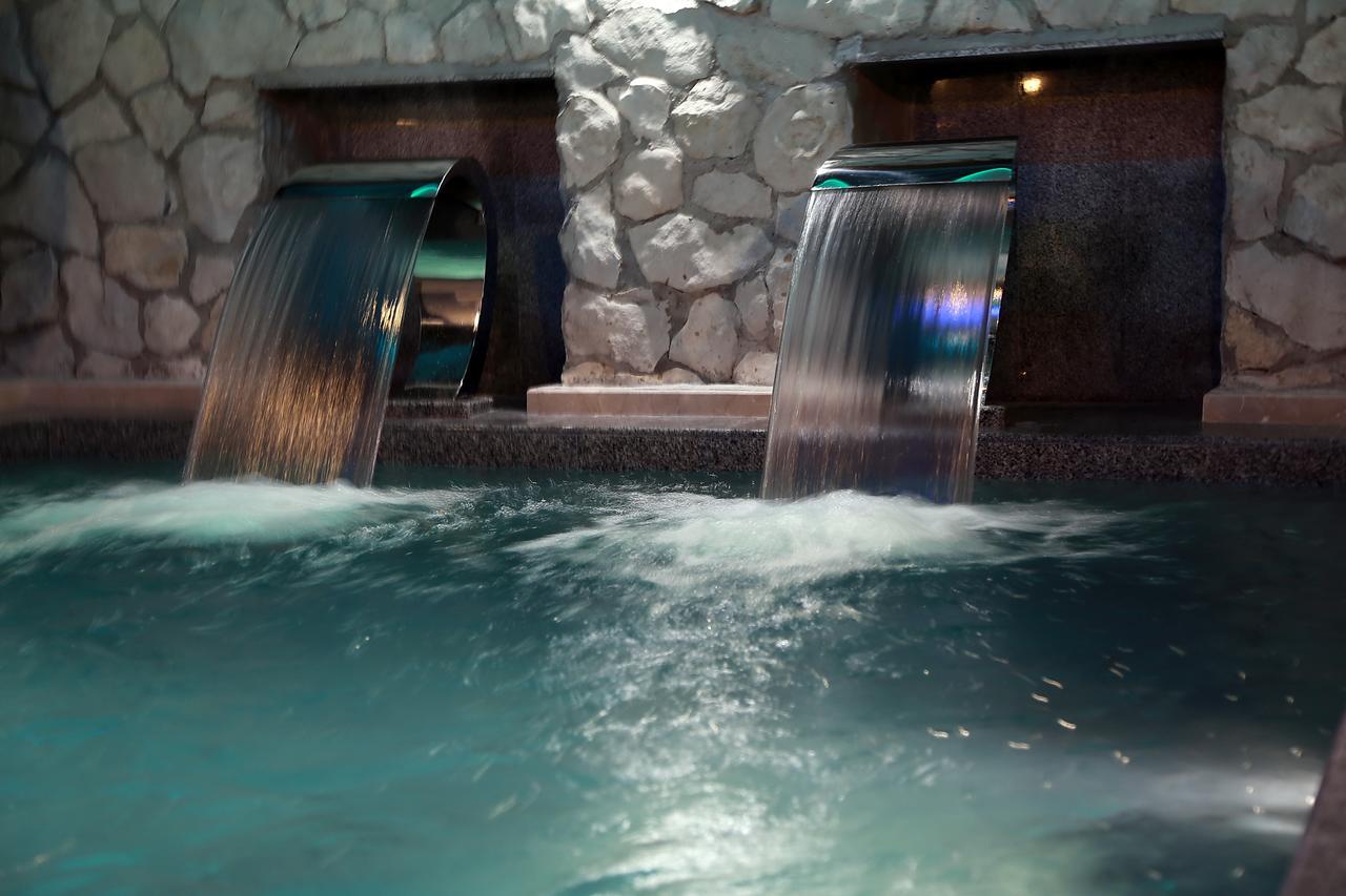 סוקהום Spa Hotel Karakas מראה חיצוני תמונה