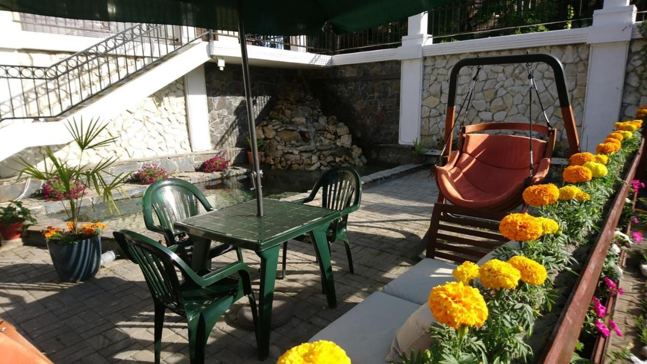 סוקהום Spa Hotel Karakas מראה חיצוני תמונה