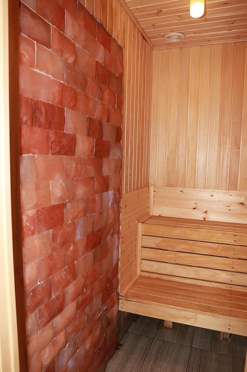סוקהום Spa Hotel Karakas מראה חיצוני תמונה